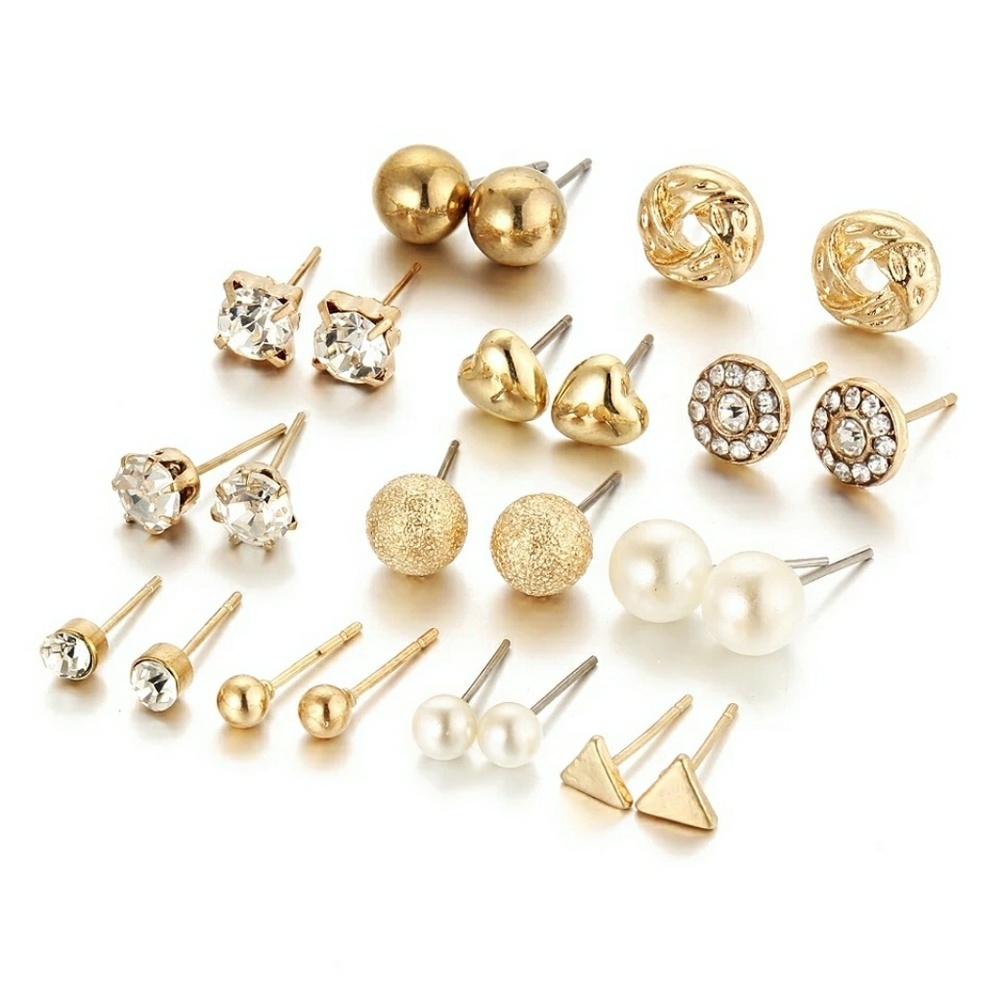 🔥😎💥12pk of gold stud earrings